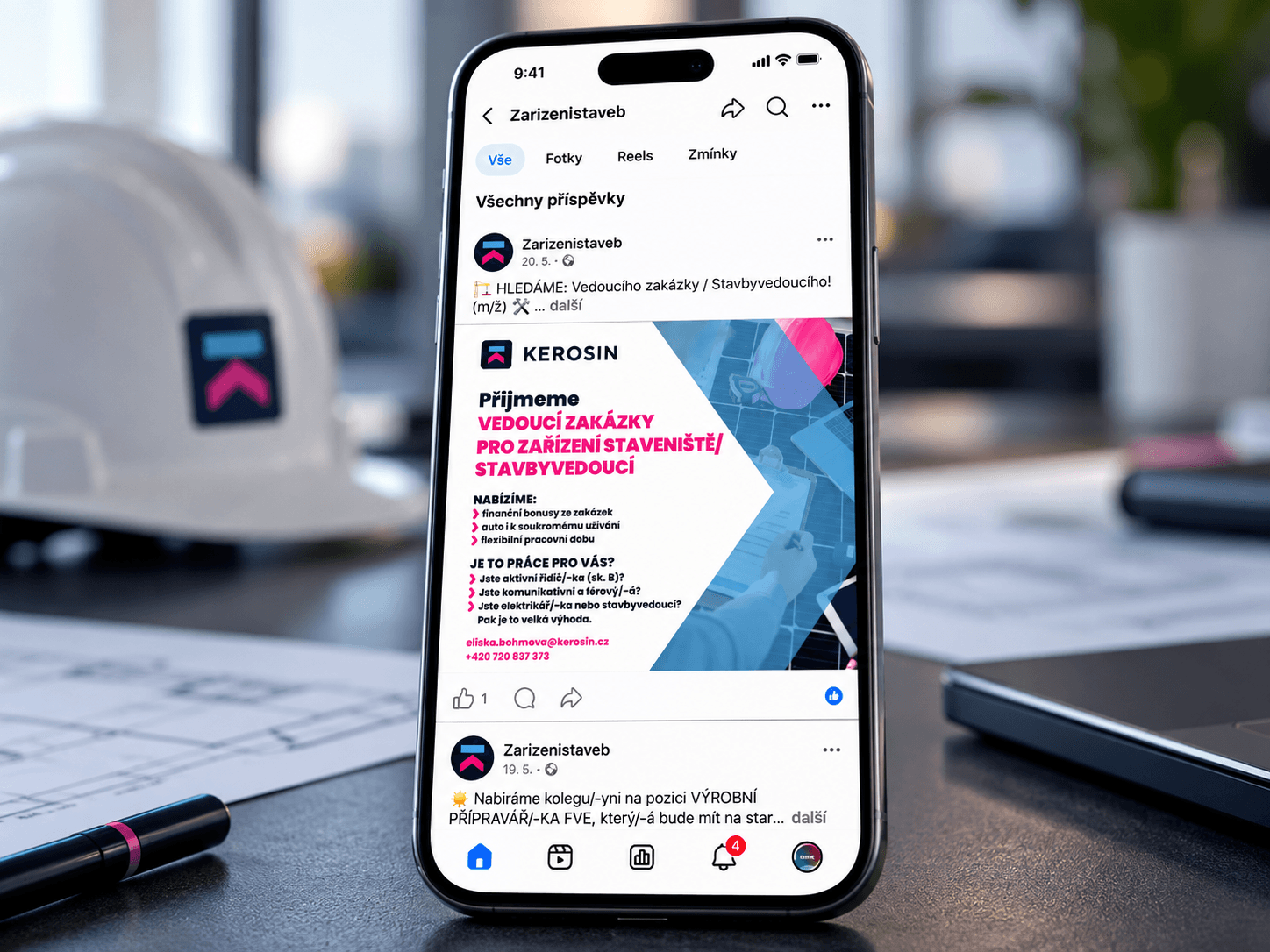 Mockup post ve feedu na FB